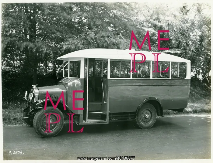  : Autocrat Junior bus