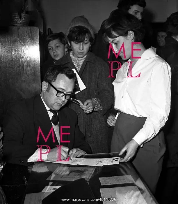 : Autogrph - dissident - novelist : Autogrph - dissident - novelist