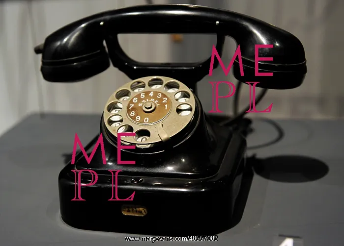 : Automatic central battery telephone. Model 27. Siemens. 1927 : Automatic central battery telephone. Model 27. Siemens. 1927