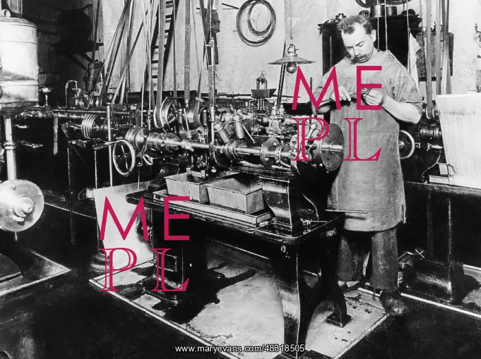 : Automatic screwing bench, 1904 : Automatic screwing bench, 1904
