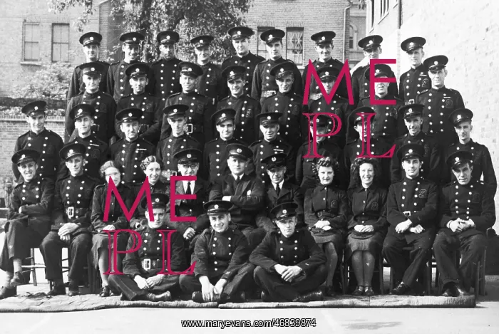 : Auxiliary firefighters group photograph, WW2 : Auxiliary firefighters group photograph, WW2