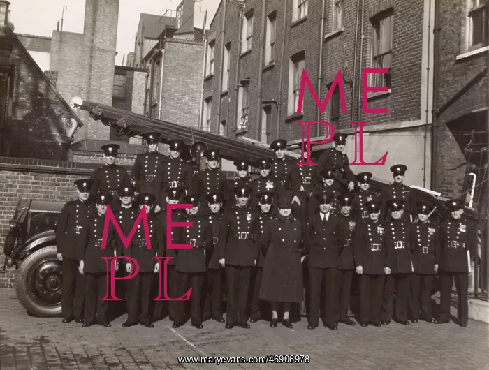 : Auxiliary firefighters group photograph, WW2 : Auxiliary firefighters group photograph, WW2