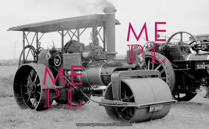 : Aveling and Porter Road Roller number: 12467, Fire Queen : Aveling and Porter Road Roller number: 12467, Fire Queen