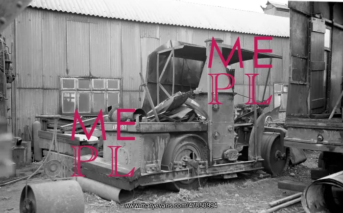 : Aveling and Porter tandem road roller reg. XP 237 : Aveling and Porter tandem road roller reg. XP 237