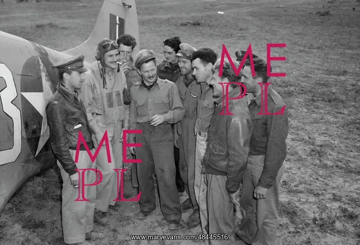 : Aviator talking to members of his flying squadron : Aviator talking to members of his flying squadron