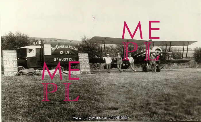 : Avro 504K being used for joyriding in 1925 : Avro 504K being used for joyriding in 1925
