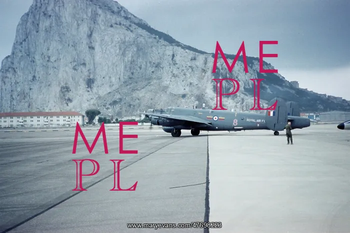 : Avro Shackleton AEW.2 at RAF Gibraltar : Avro Shackleton AEW.2 at RAF Gibraltar