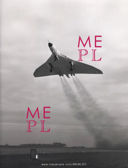 : Avro Vulcan B2 climbs away : Avro Vulcan B2 climbs away