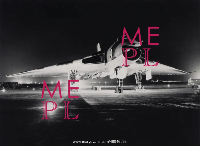 : Avro Vulcan B2 at night : Avro Vulcan B2 at night