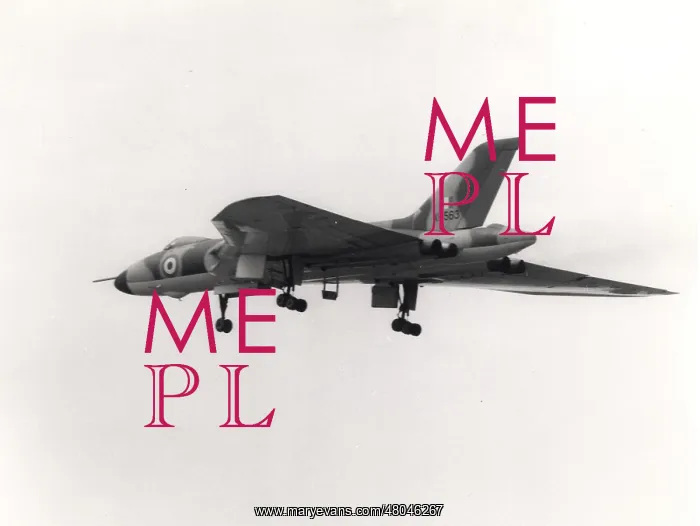 : Avro Vulcan B2 XH563 of No 230 Operational Conversion Unit : Avro Vulcan B2 XH563 of No 230 Operational Conversion Unit