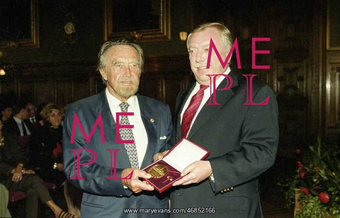 : Award for Hans Hass : Award for Hans Hass