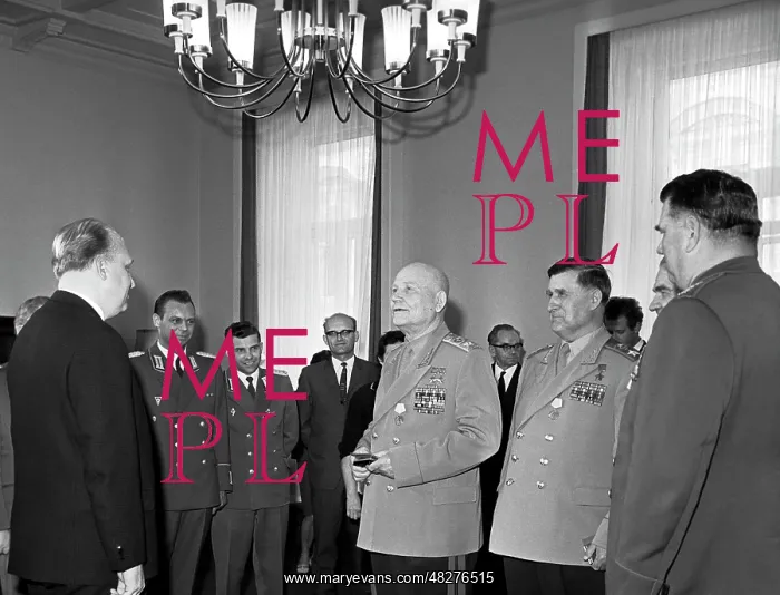 : Awarding of German medals to Soviet commanders, 1960 : Awarding of German medals to Soviet commanders, 1960