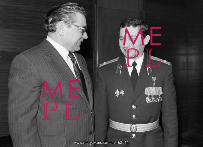: Awarding of L. Telyatnikov, 1986 : Awarding of L. Telyatnikov, 1986