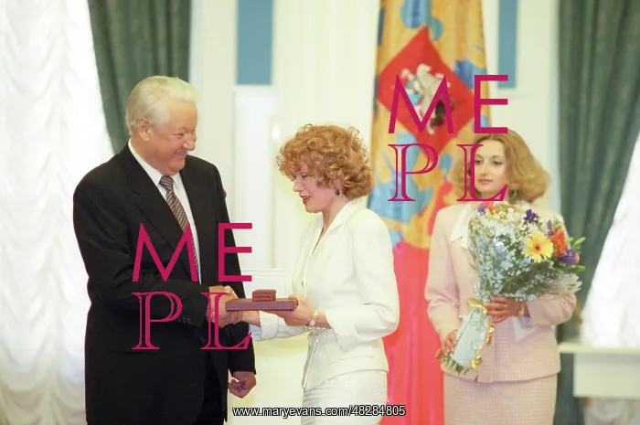 : Awarding of Lyudmila Gurchenko, 1998 : Awarding of Lyudmila Gurchenko, 1998