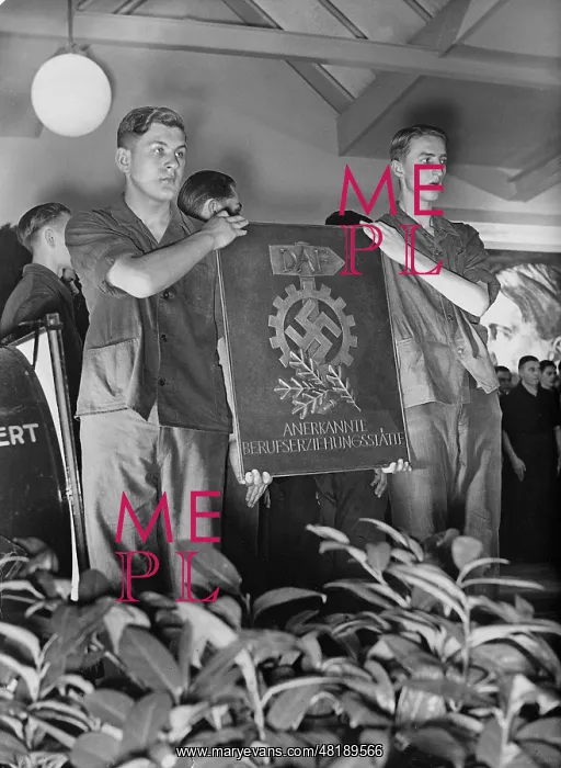 : Awarding the plaque of the German Labor Front, 1936 : Awarding the plaque of the German Labor Front, 1936