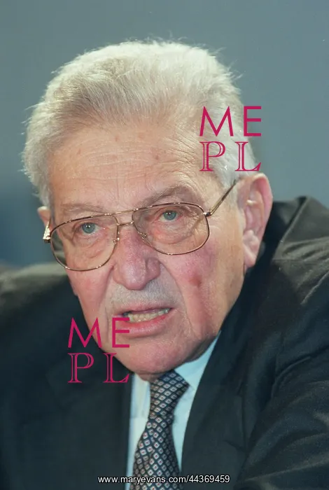  : Azer Weizman