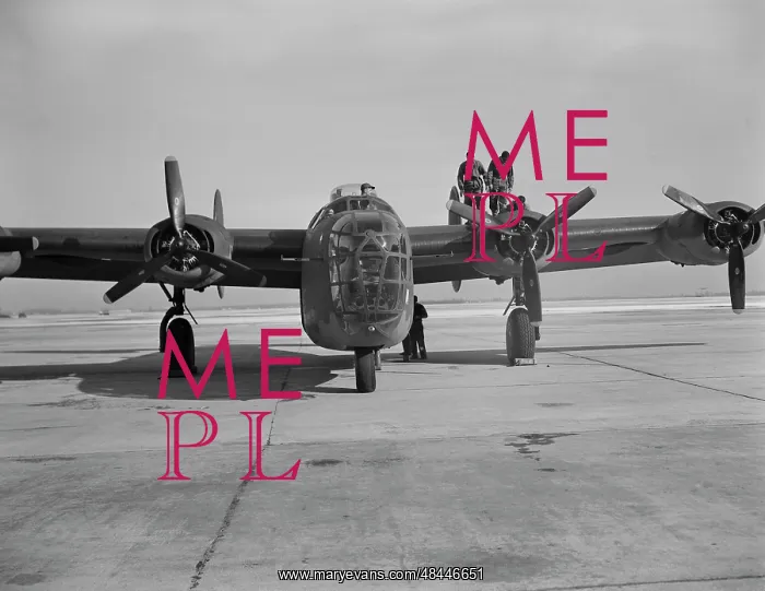 : A B-24E Liberator bomber gets a last minute : A B-24E Liberator bomber gets a last minute