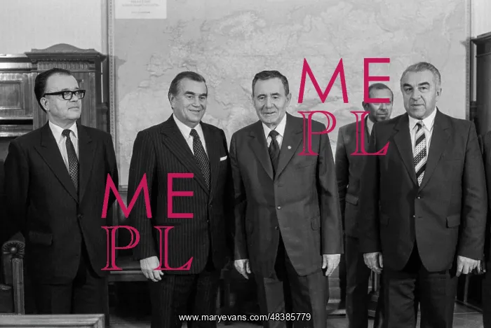 : B. Chnoupek visiting USSR : B. Chnoupek visiting USSR