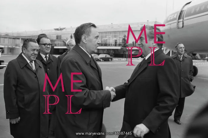 : B. Chnoupek visiting USSR : B. Chnoupek visiting USSR