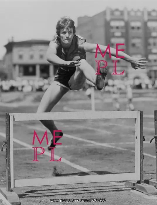 : Babe Didrikson Zaharias clears hurdle at track : Babe Didrikson Zaharias clears hurdle at track