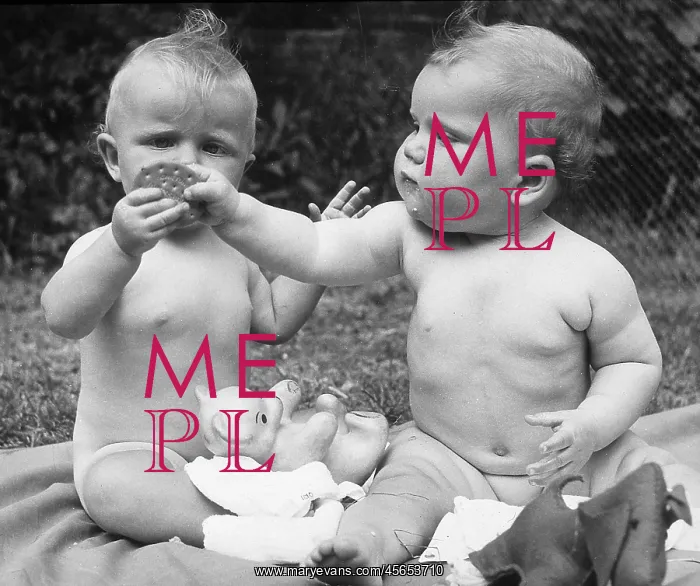 : BABIES WITH BISCUIT : BABIES WITH BISCUIT