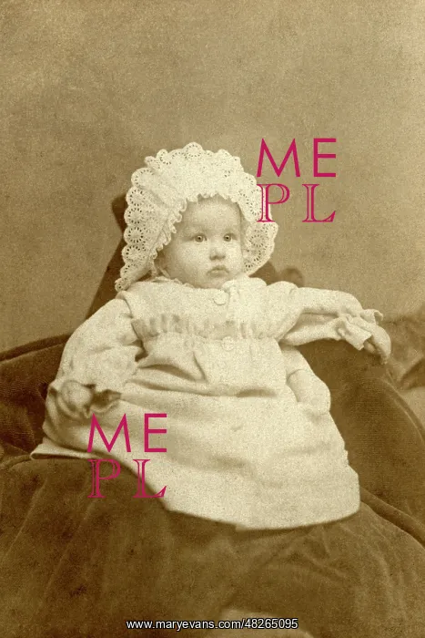  : Baby in bonnet