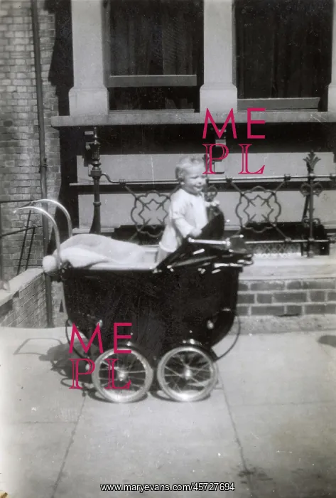 : Baby in a fine perambulator : Baby in a fine perambulator