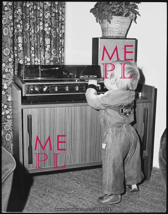  : BABY AND RADIOGRAM