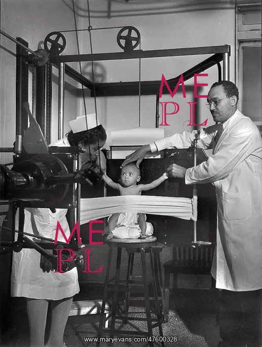 : Baby Restrained for X-Ray, 1942 : Baby Restrained for X-Ray, 1942