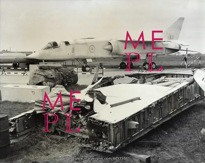: BAC TSR-2. A Vickers Valiant Wing with the British Aircraft Corporation Tsr.2 Prototype : BAC TSR-2. A Vickers Valiant Wing with the British Aircraft Corporation Tsr.2 Prototype