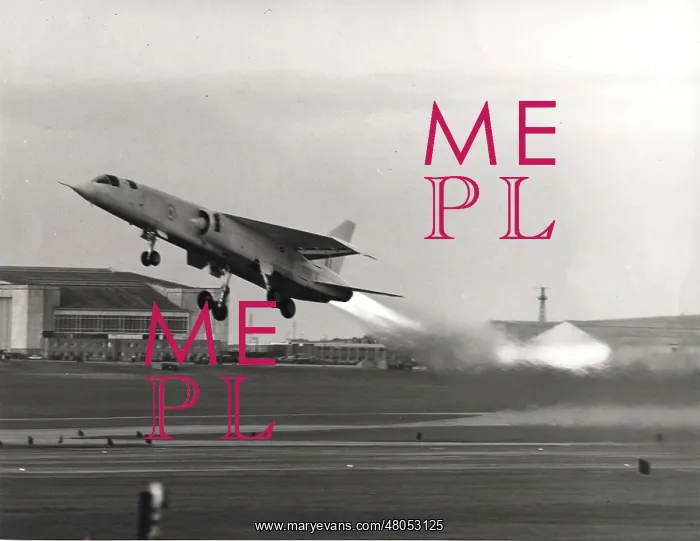 : BAC TSR-2 XR219 during take-off : BAC TSR-2 XR219 during take-off