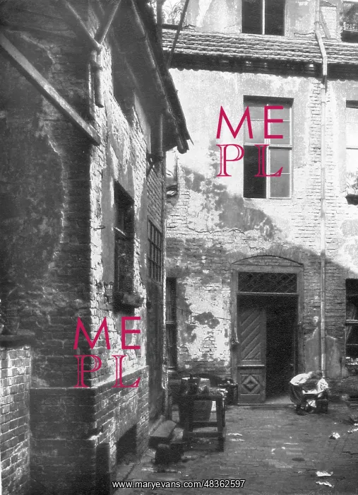 : Backyard Am Krogel in Berlin, around 1900 : Backyard Am Krogel in Berlin, around 1900