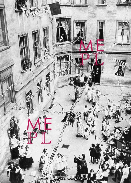 : Backyard party, 1926 : Backyard party, 1926