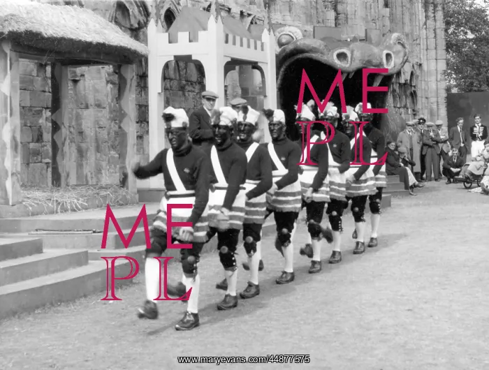 : BACUP COCONUT DANCERS : BACUP COCONUT DANCERS