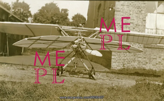 : Baden-Powell Scout monoplane (The Midge) during construc : Baden-Powell Scout monoplane (The Midge) during construc