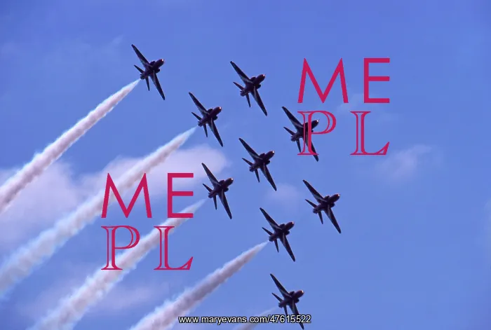 : BAe Systems Hawks RAF Red Arrows Apollo bend Mildenhall : BAe Systems Hawks RAF Red Arrows Apollo bend Mildenhall