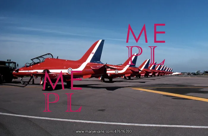 : BAe Systems Hawks RAF Red Arrows line up Binbrook 1982 : BAe Systems Hawks RAF Red Arrows line up Binbrook 1982