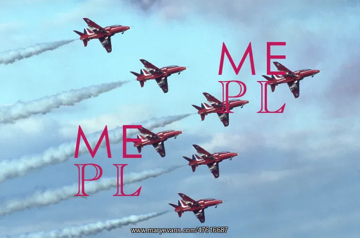 : BAe Systems Hawks RAF Red Arrows with wheels down : BAe Systems Hawks RAF Red Arrows with wheels down