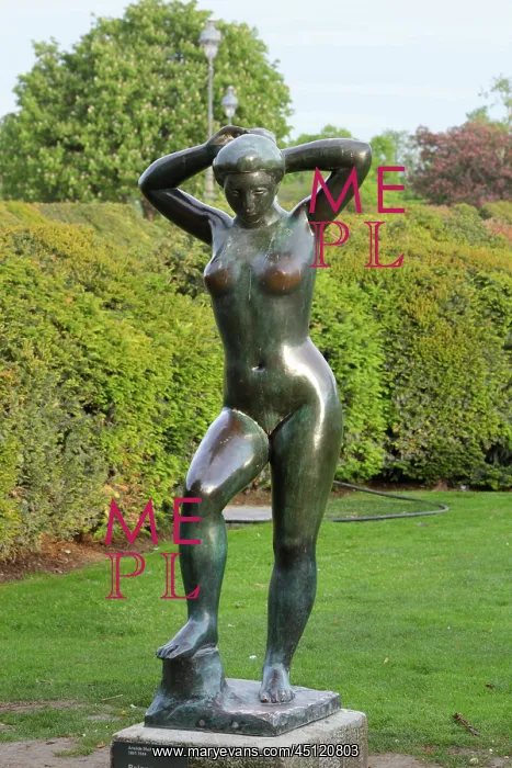  : Baigneuse se coiffant, Aristide Maillol, Jardin