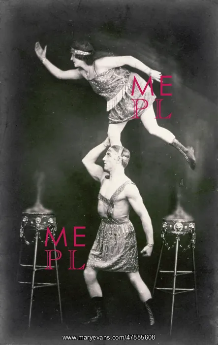 : BALANCING ACROBATS / PHOTO : BALANCING ACROBATS / PHOTO