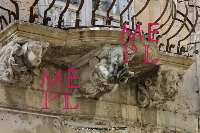 : Balcony sculpture, Palazzo la Rocca, Ragusa, Sicily, Italy : Balcony sculpture, Palazzo la Rocca, Ragusa, Sicily, Italy