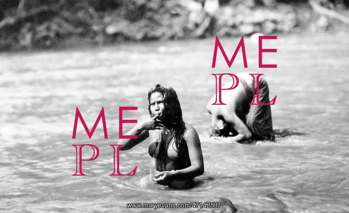  : Bali women bathing in the 1920s