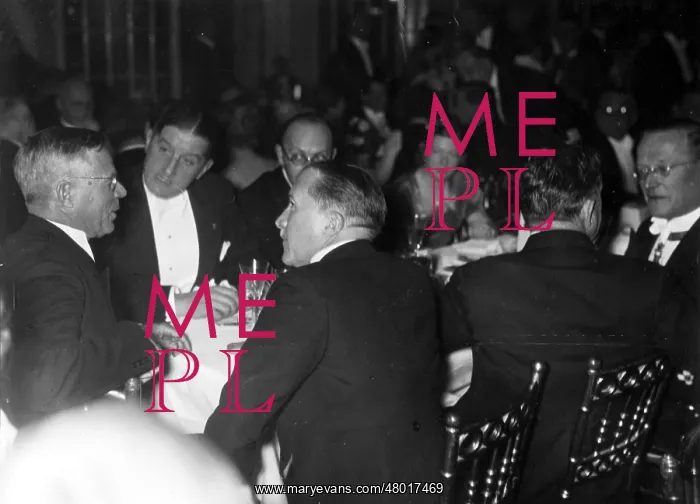 : Ball of the Foreign Press in Berlin, 1936 : Ball of the Foreign Press in Berlin, 1936