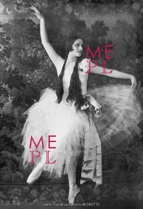 : Ballet dancer on her toes : Ballet dancer on her toes