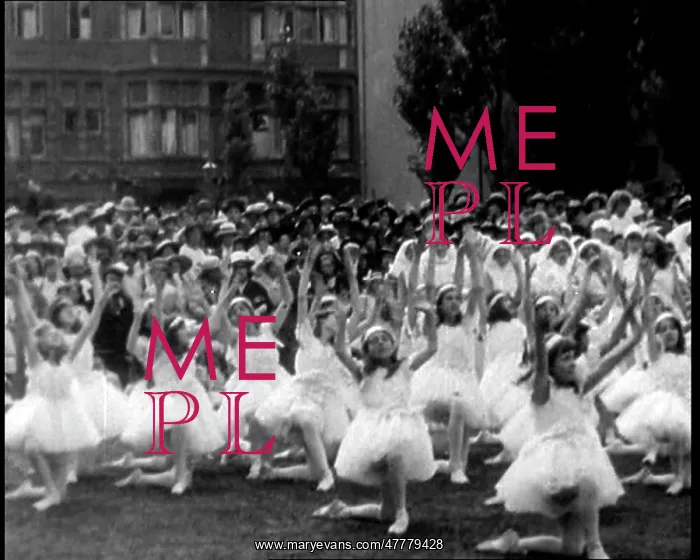 : Ballet Performers Dancing For Soldiers : Ballet Performers Dancing For Soldiers