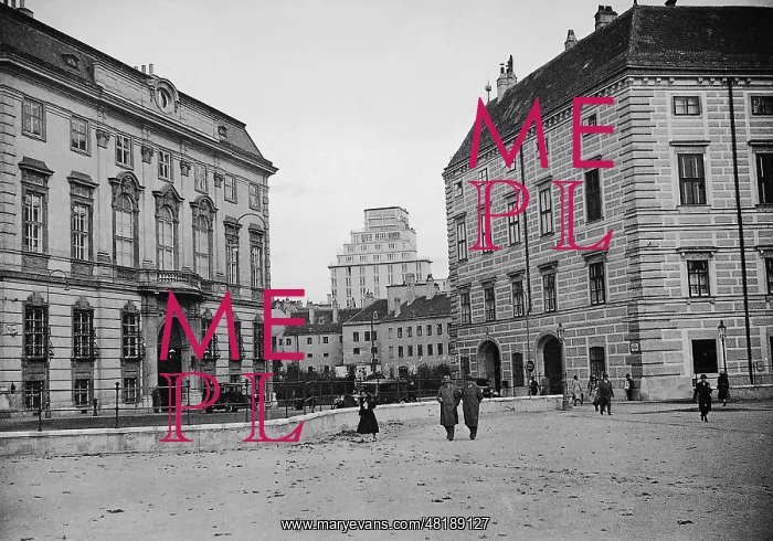 : Ballhausplatz in Vienna, 1932 : Ballhausplatz in Vienna, 1932