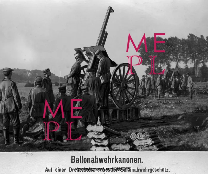 : Balloon defense guns, 1915 : Balloon defense guns, 1915