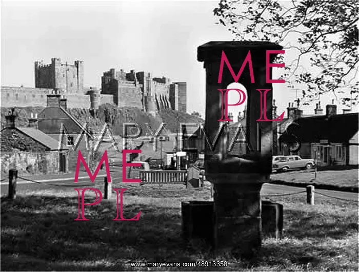 : BAMBURGH CASTLE : BAMBURGH CASTLE