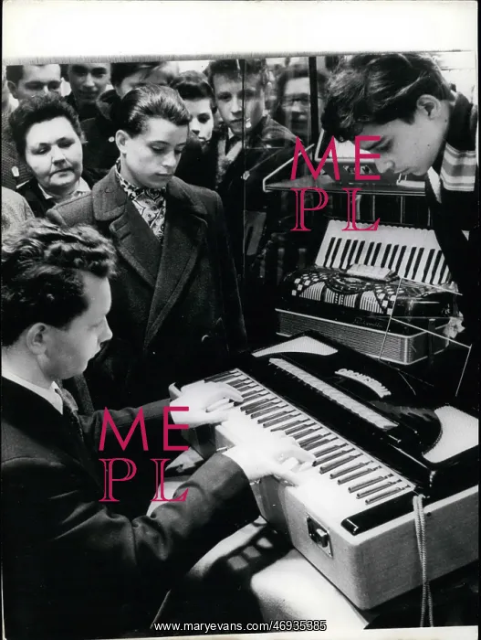 : Bands - Composers - Instruments - Musicians : Bands - Composers - Instruments - Musicians
