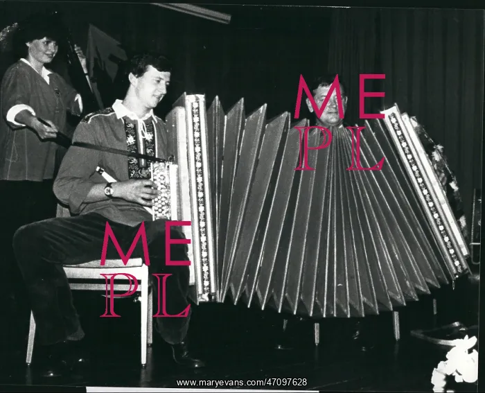: Bands - Composers - Instruments - Musicians : Bands - Composers - Instruments - Musicians